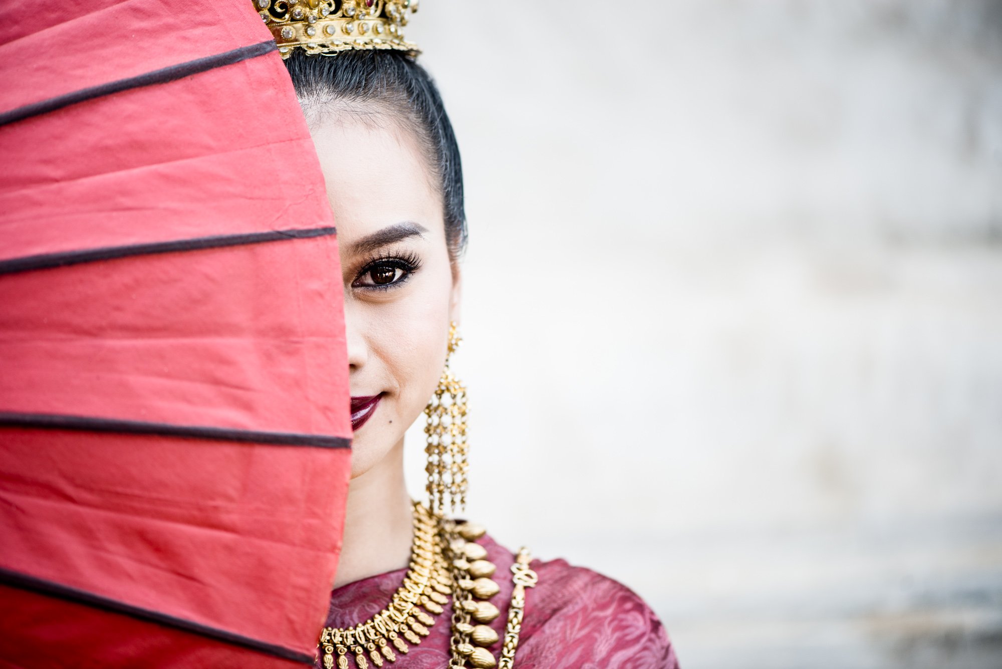 Thai Beauty with Parasol © Kevin Landwer-Johan, photography portfolio