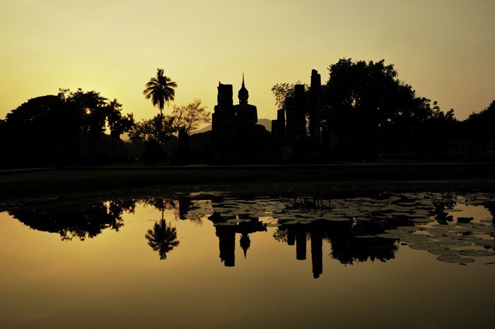 Sukothai Temple Reflection How To Effectively Master Your Camera's Exposure Meter