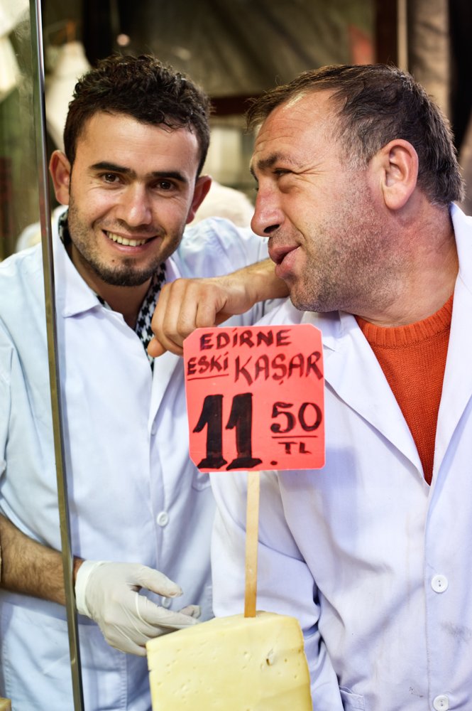 25 Valuable Tips For The Best Travel Photography Portraits Istanbul Cheese Sellers