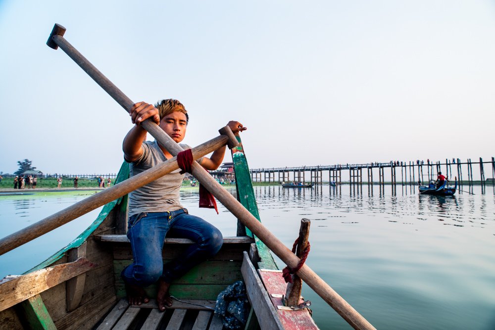 25 Valuable Tips For The Best Travel Photography Portraits Row Boat Captain