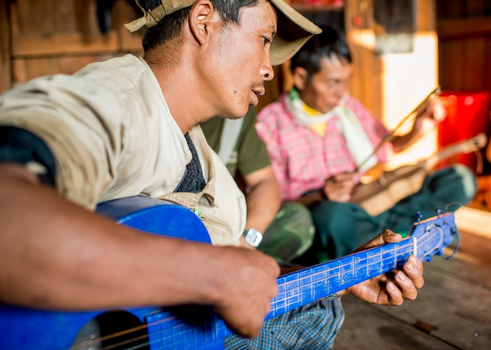 25 Valuable Tips For The Best Travel Photography Portraits KAyan Music,  Myanmar