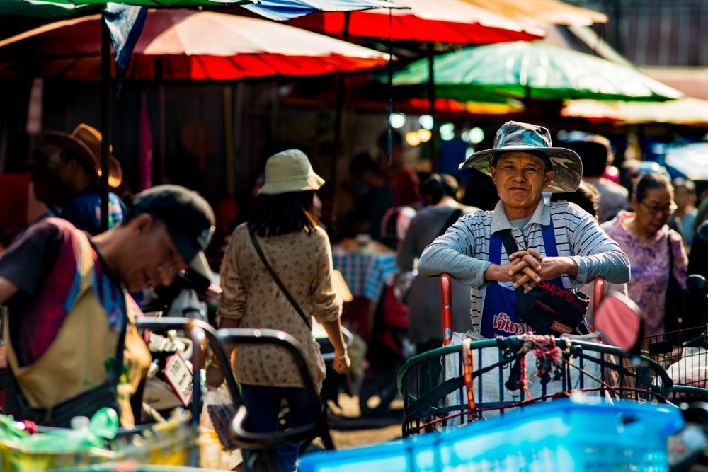 how to tell stories with photos at the market