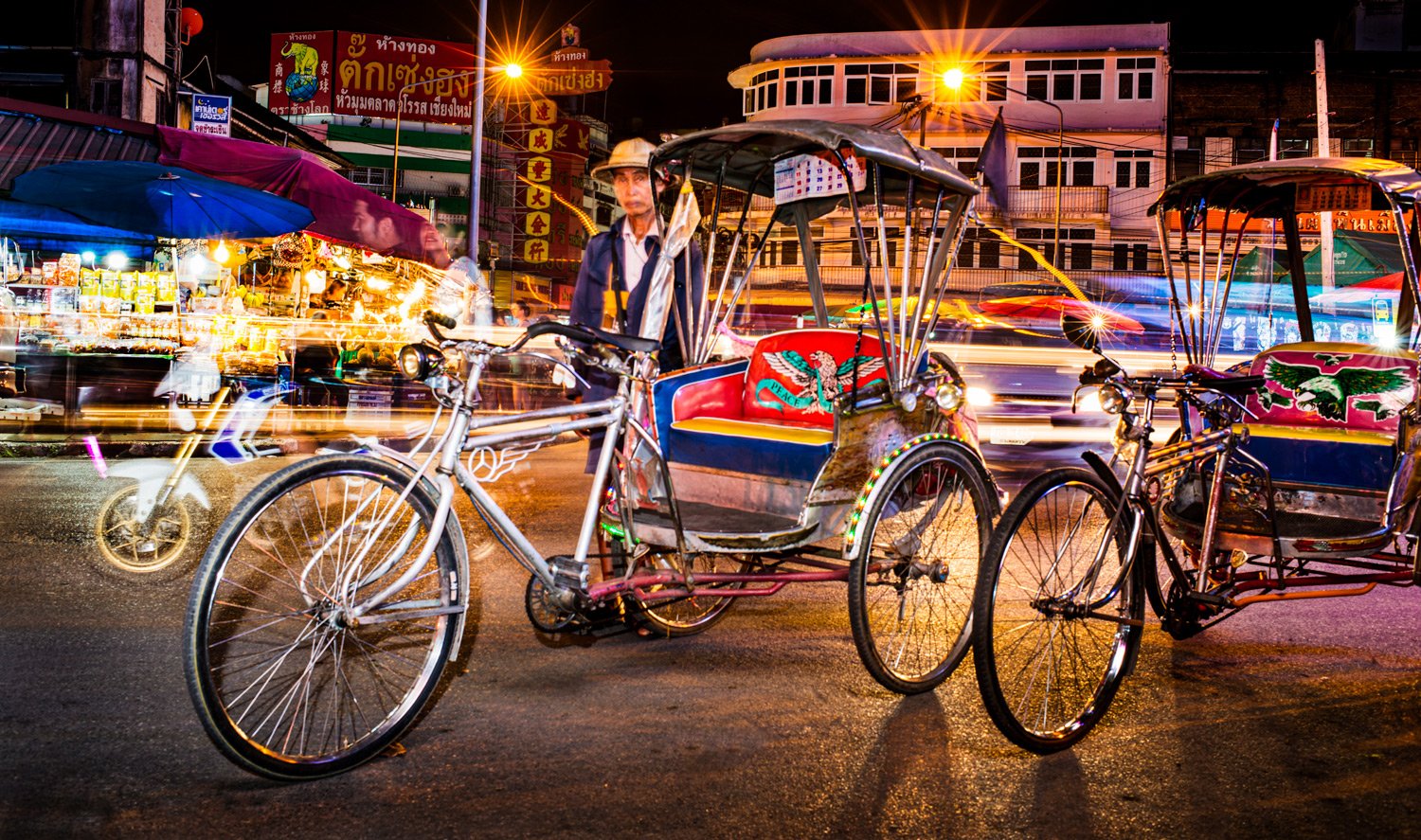 Portfolio of KevinLJ © Kevin Landwer-Johan Night Tricycle Taxi Chiang Mai Thailand