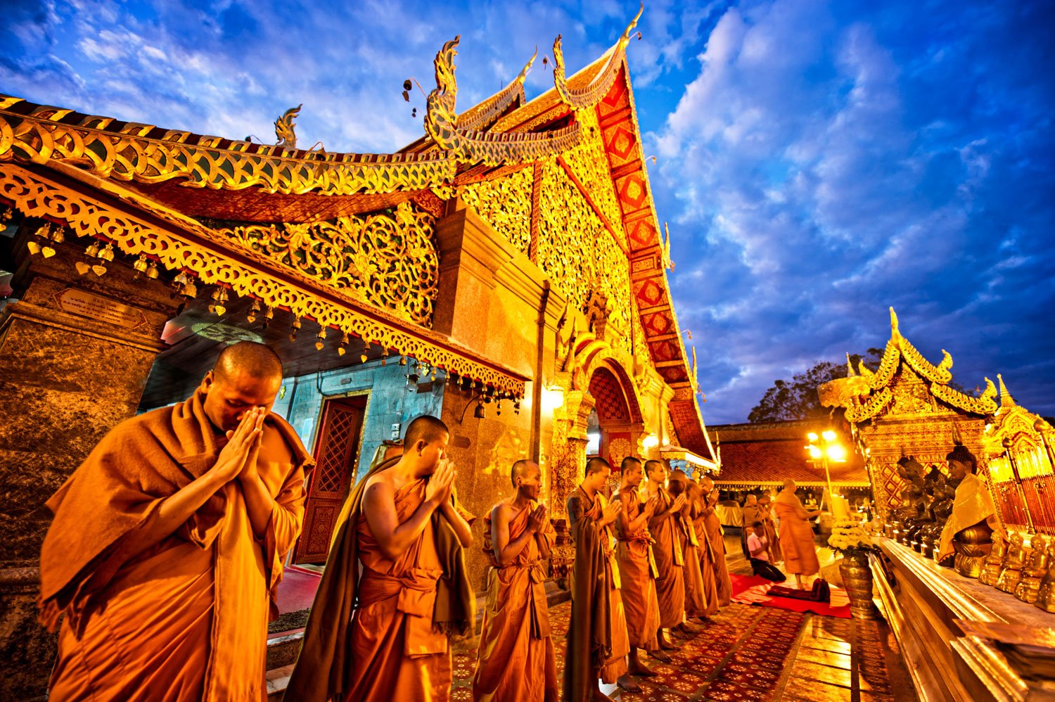 monks praying © Kevin Landwer-Johan